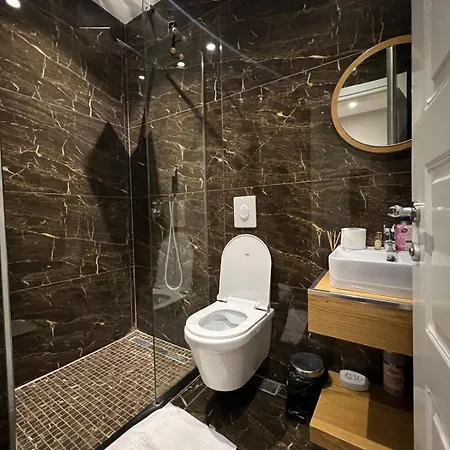 Urban 5 Guest house